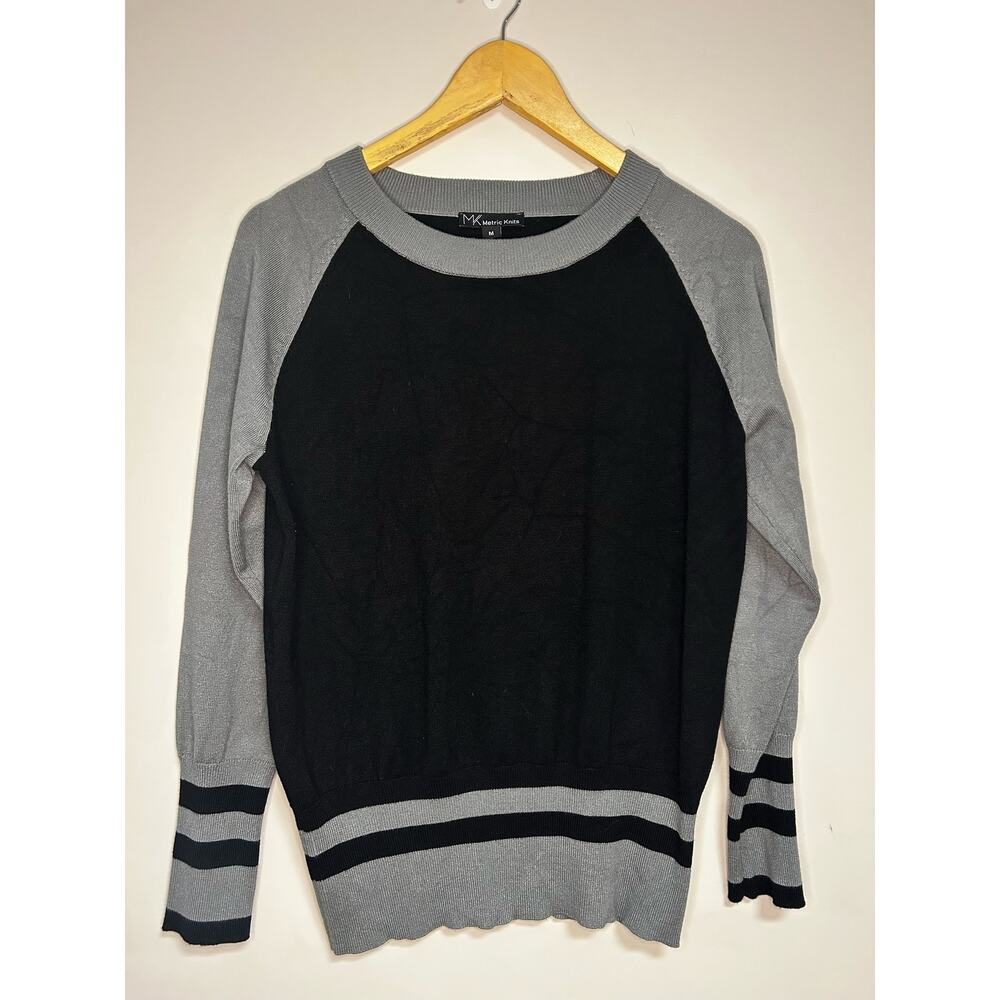 Metric Knits Women’s Black & Gray Crew Neck Shirt Women's Medium
